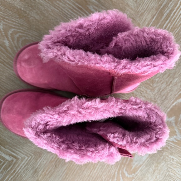 Pink Bow Tie Uggs - Picture 5 of 7